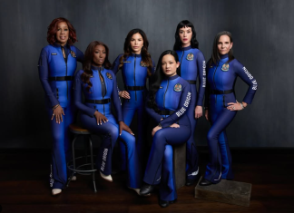 Katy Perry Revela Cápsula Espacial e Compartilha Ambições de Cantar no Espaço Katy Perry mostra cápsula de missão espacial e fala sobre viagem: 'Tenho que cantar no espaço'