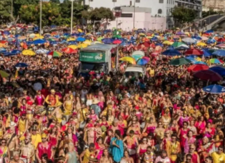 Maiores carnavais do Brasil Capital mineira se consolida como polo da folia; pesquisa aponta que 48% dos brasileiros buscam destinos alternativos para economizar na viagem
